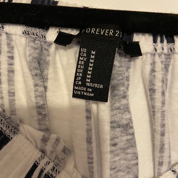 Forever21 off the shoulder dress - Picture 4 of 5